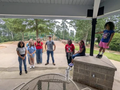 Дети веселятся