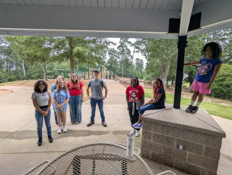 Дети веселятся